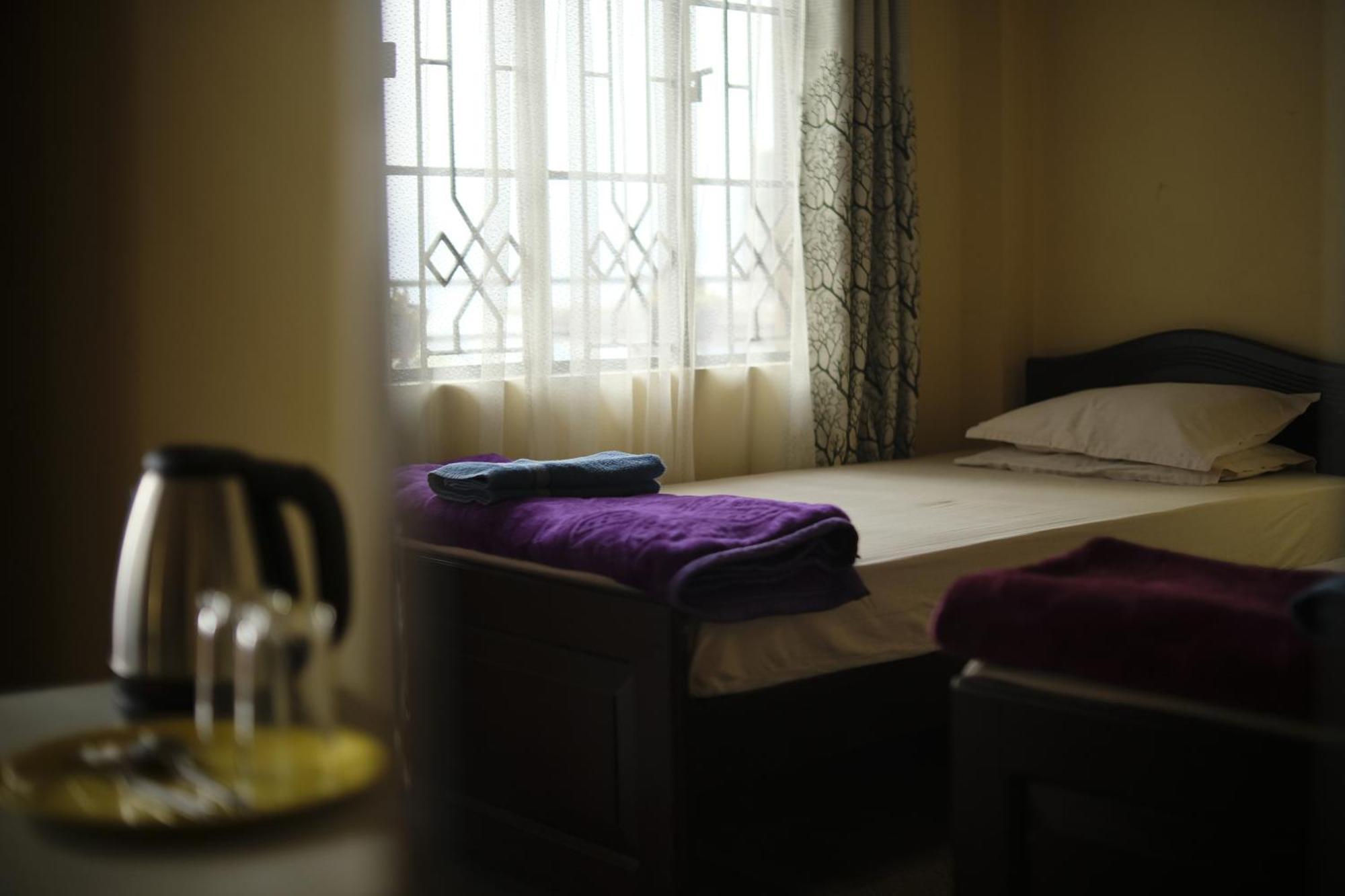 Cafe Sola Bnb Shillong Eksteriør billede