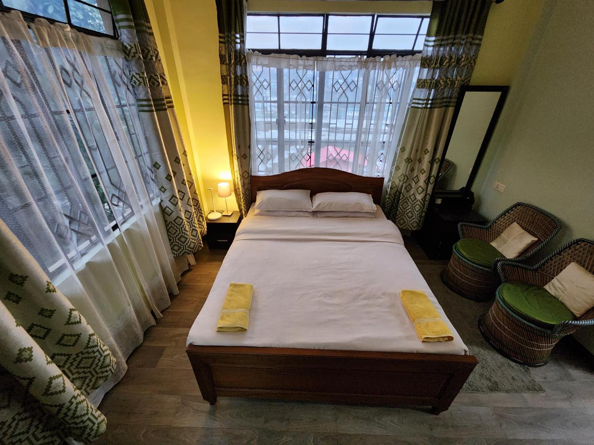 Cafe Sola Bnb Shillong Eksteriør billede