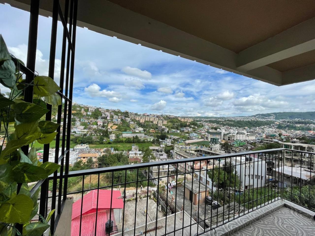 Cafe Sola Bnb Shillong Eksteriør billede