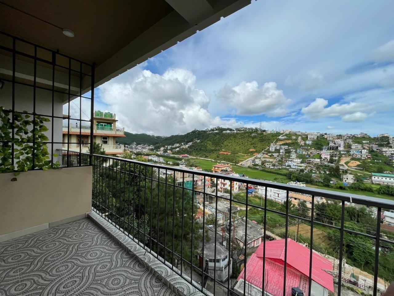 Cafe Sola Bnb Shillong Eksteriør billede