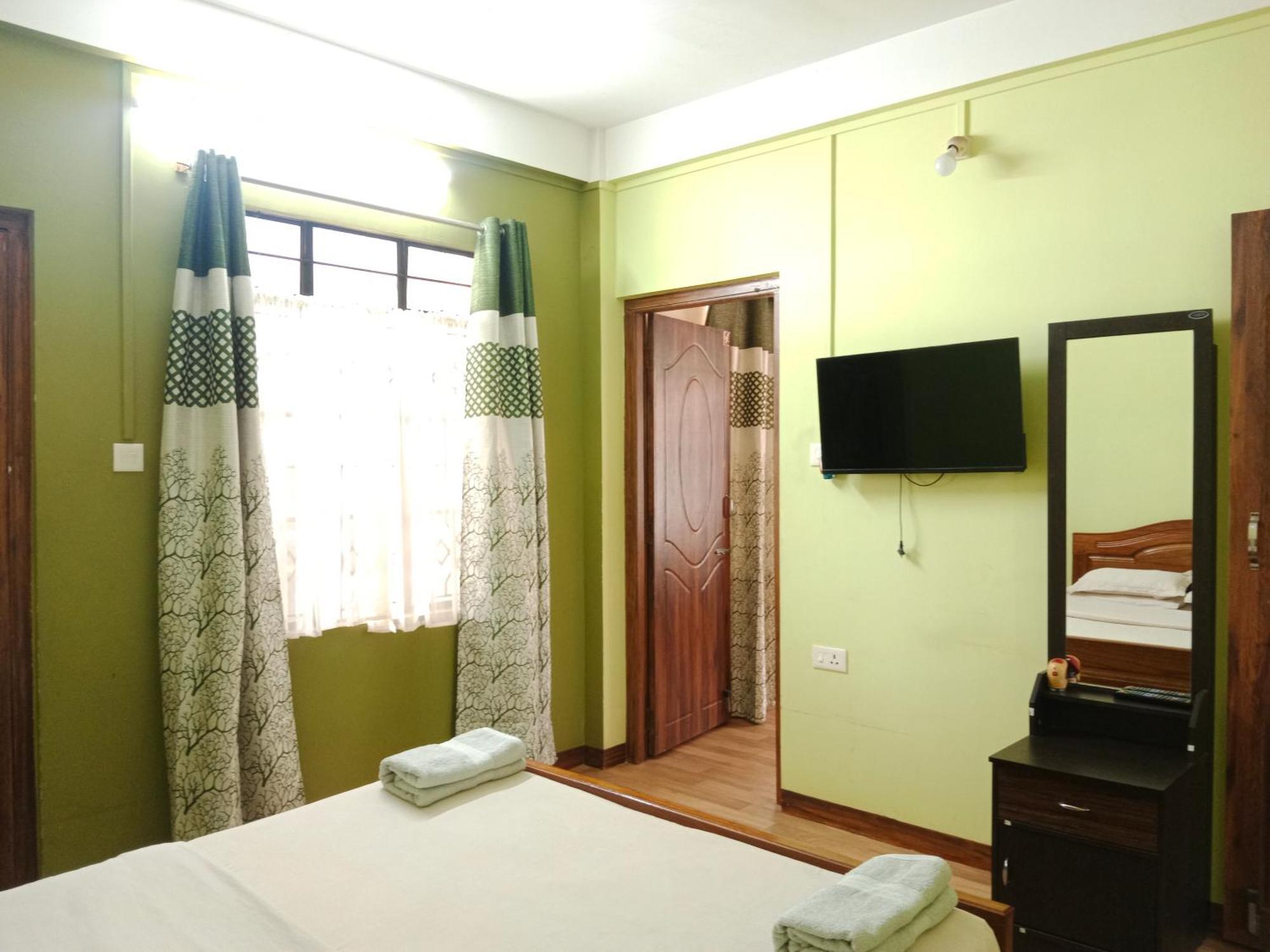 Cafe Sola Bnb Shillong Eksteriør billede